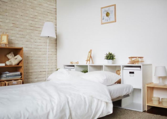 Kamar Tidur Kecil Terasa Sumpek? Coba 5 Trik Penataan Ini