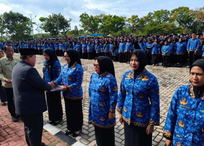 1.875 PPPK Paruh Waktu di Mukomuko Resmi Dilantik, Bupati Tekankan Profesionalisme