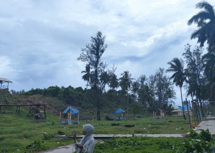 Minim Fasilitas, Wisata Pantai Pasar Bawah Jadi Sorotan Pengunjung