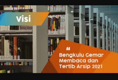 Dinas Perpustakaan dan Kearsipan Rutin Pelestarian Buku Perpustakaan