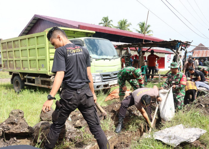 Pasca Banjir, Pemkab Lebong Bersama TNI-Polri Gelar Kerja Bakti di Bingin Kuning