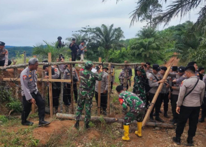 TNI dan Polri Bongkar Portal PT. DSJ, Ketegangan Aksi Demo Warga Berangsur Reda