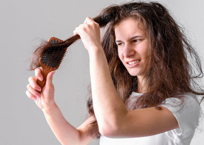 Rambut Berketombe, Kenali Penyebab dan Cara Mengatasinya