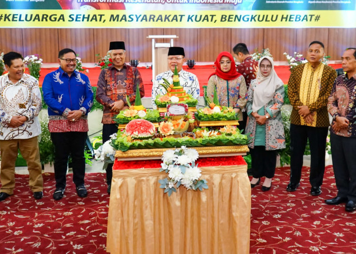 Momen HKN 2023: Gubernur Rohidin Kembali Tegaskan Layanan Kesehatan Gratis untuk seluruh Masyarakat Bengkulu