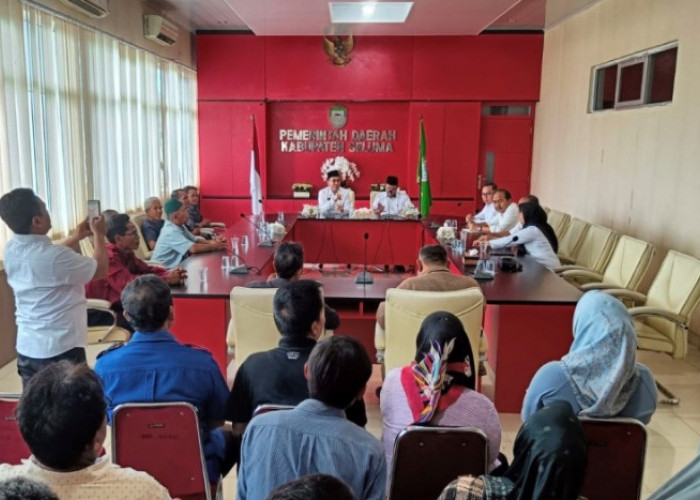 Desak Pemecatan Permanen Kades Dusun Baru, Puluhan Warga Seluma Datangi Kantor Bupati 