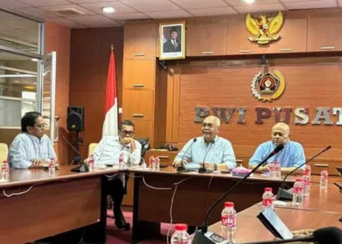 Hotman Paris Diminta Minta Maaf ke Insan Pers, PWI Pusat: Wartawan Dilindungi UU Pers