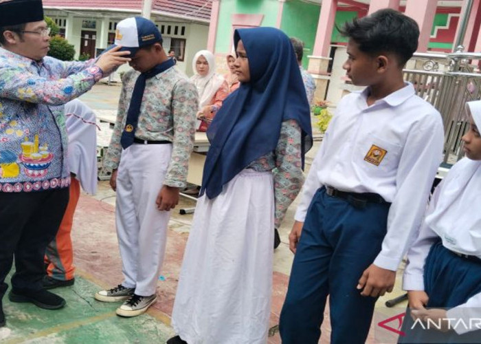 Mukomuko Lanjutkan Program Bantuan Seragam Sekolah Gratis