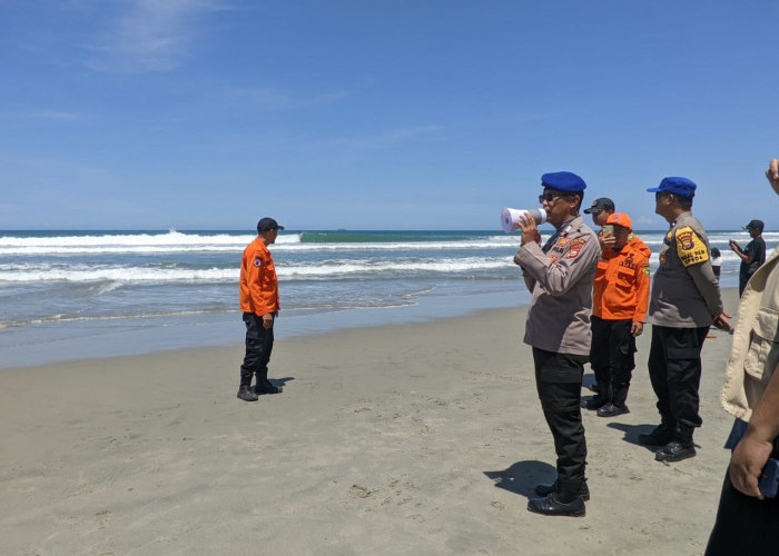 Pantai Panjang Bengkulu Dijaga Ketat Saat Lebaran, Petugas Patroli Tiap Jam Larang Pengunjung Berenang