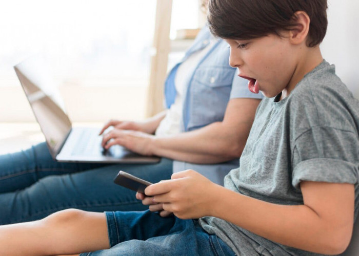 Ini 5 Penyebab Anak Kecanduan Gadget, Termasuk Mengikuti Kebiasaan Orangtua