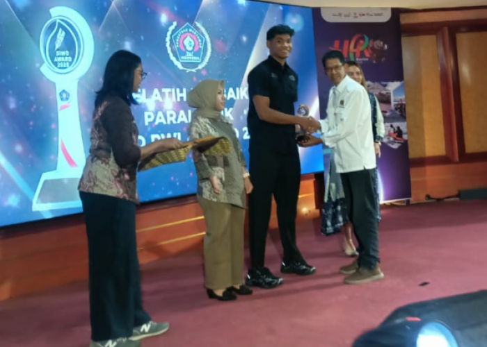 Daftar Lengkap Pemenang SIWO PWI Award 2025, Atlet hingga Tokoh Daerah Diganjar Penghargaan