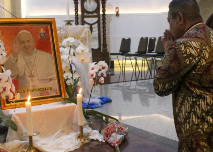 Umat Katolik Padati Vatikan: Pemakaman Paus Fransiskus Digelar Pagi Ini