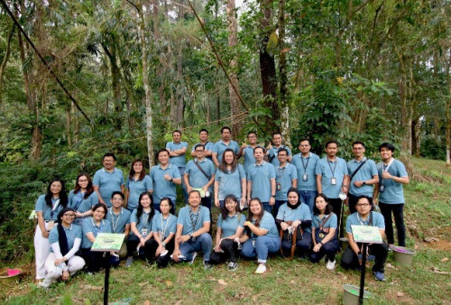 Kemilau HUT ke-33 Tahun: FIFGROUP Ajak Karyawan Tanam 3.695 Pohon