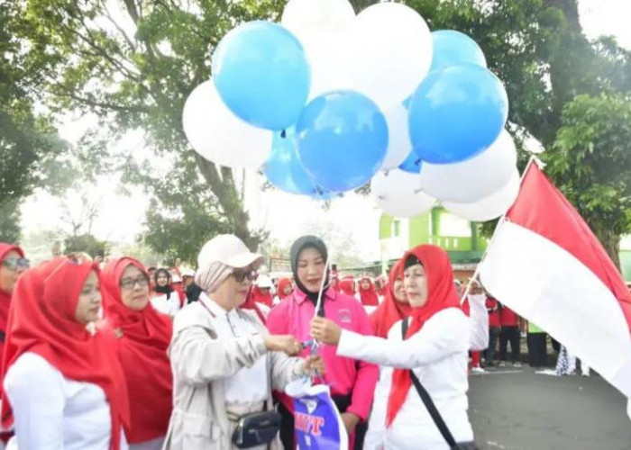 Ribuan Peserta Ikuti Jalan Sehat HUT RI ke-79 dan HUT Himpaudi ke-19 Bertabur Hadiah 