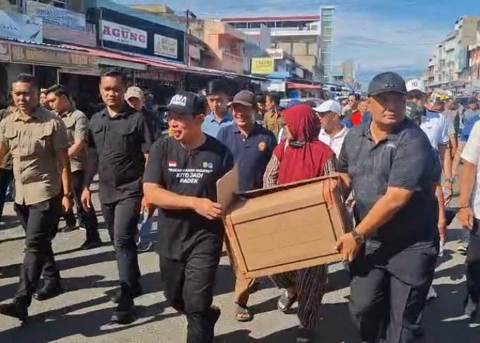 Setelah 20 Tahun di Badan Jalan, PKL Pasar Minggu Sepakat Masuk PTM