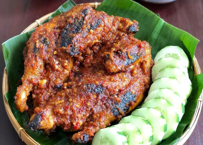 Resep Ayam Bakar Taliwang! Simak Cara Bikin Bumbu Pedas Khas Lombok yang Menggoda