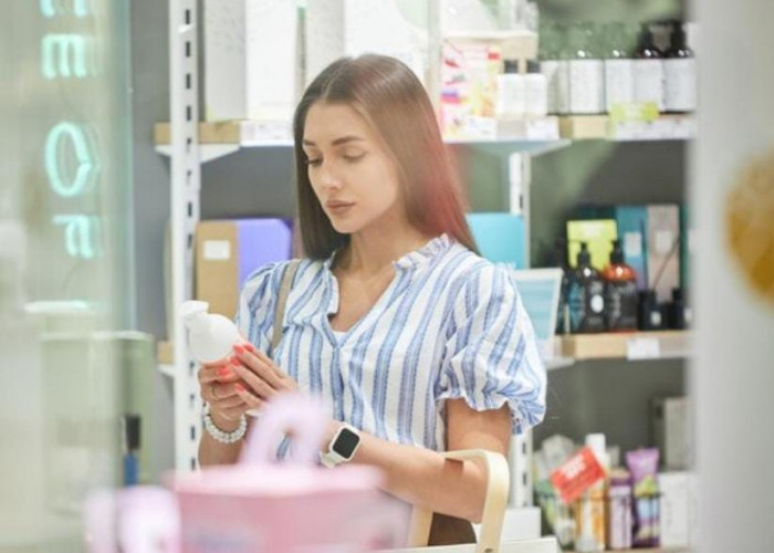 Tips Membeli Produk Skincare yang Aman dan Efektif, Termasuk Beli di Toko Resmi 