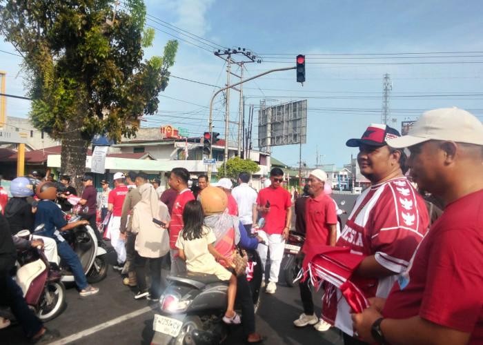 Jelang HUT ke-81 RI, Pemkot Bengkulu Bagikan 5.000 Bendera Merah Putih