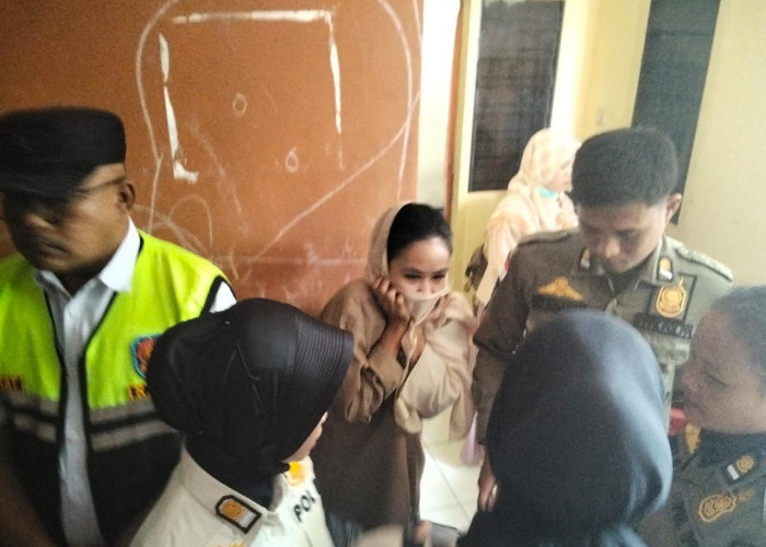Satpol PP Gelar Razia Mendadak, Pasangan Bukan Suami Istri dan Belasan Penghuni Kos Jalani Tes HIV