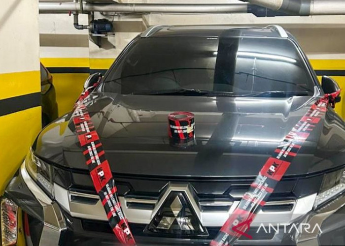 KPK Sita Mobil Anggota DPRD Kota Bengkulu Vinna Ledy di Jakarta Selatan
