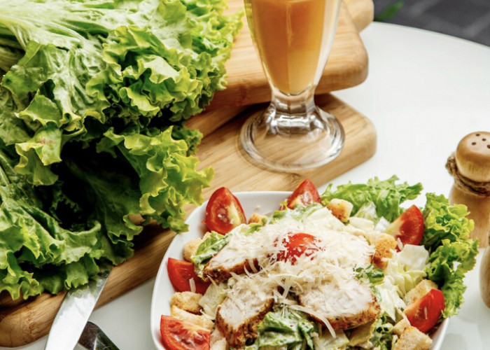 Ide Cemilan Sehat: Resep Smoothie dan Salad dengan Ciplukan