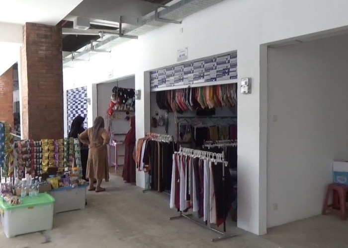 Pasar Purwodadi Resmi Ditempati, Kios Darurat Segera Dibongkar