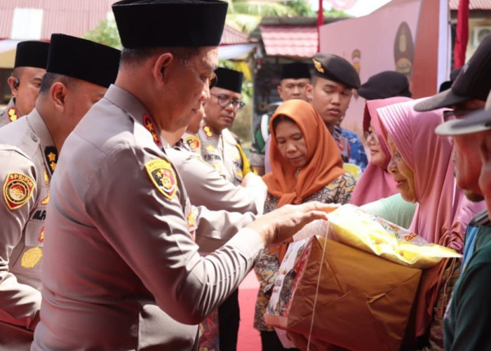Kapolda Bengkulu Gelar Bulan Bakti Ramadhan, Berikan Ratusan Paket Sembako pada Masyarakat 
