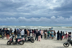 BREAKING NEWS: Mandi Sepulang Sekolah, Bocah 13 Tahun Hilang Terseret Ombak di Pantai Badri Mukomuko