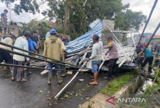 Angin Puting Beliung Terjang Rejang Lebong, 30 Rumah Warga Sumber Urip Rusak