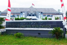 Pengadaan iPhone 17 Pro Max dan HT di Sekretariat DPRD Mukomuko Disorot