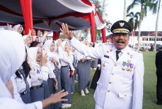 Penurunan Bendera HUT RI ke-81, Mian Ajak Warga Bengkulu Teladani Fatmawati