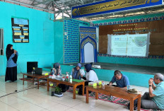 Agroekoteknologi UNIB Ajarkan Budidaya Cabai Organik dalam Pot kepada Santri Pesantren Al-Karim