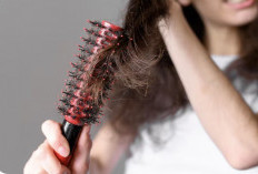 Sering Keramas Bikin Rambut Rontok? Ini Fakta yang Sebenarnya