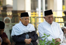 Jelang Muktamar NU, Ma'ruf Amin Ziarah Bareng Gus Kikin ke Makam Mbah Hasyim