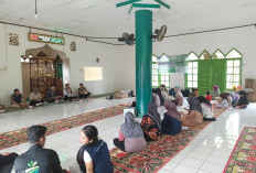 Magister Agroekoteknologi Unib Latih Wanita Tani Desa Surau Teknologi Pembibitan Kopi Modern