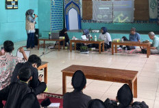 Agroekoteknologi UNIB Ajarkan Budidaya Cabai Organik dalam Pot kepada Santri Pesantren Al-Karim