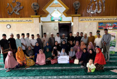 FIFGROUP Cabang Kota Bengkulu Bagikan 56 Takjil, Tebarkan Kebaikan di Bulan Suci Ramadan