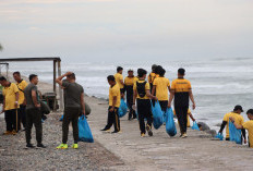 Polres Mukomuko dan Forkopimda Gelar Aksi Bersih Pantai dan Kota Lewat GEMPAR GEMPITA ASRI