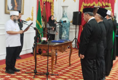 Helmi Hasan Lantik Pimpinan Baznas Bengkulu, Minta Langsung Turun Bantu Warga
