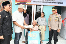 Dulu Tinggal Satu Atap dengan Kandang Ayam, Kini Pak Pandi Miliki Rumah Layak di Bengkulu